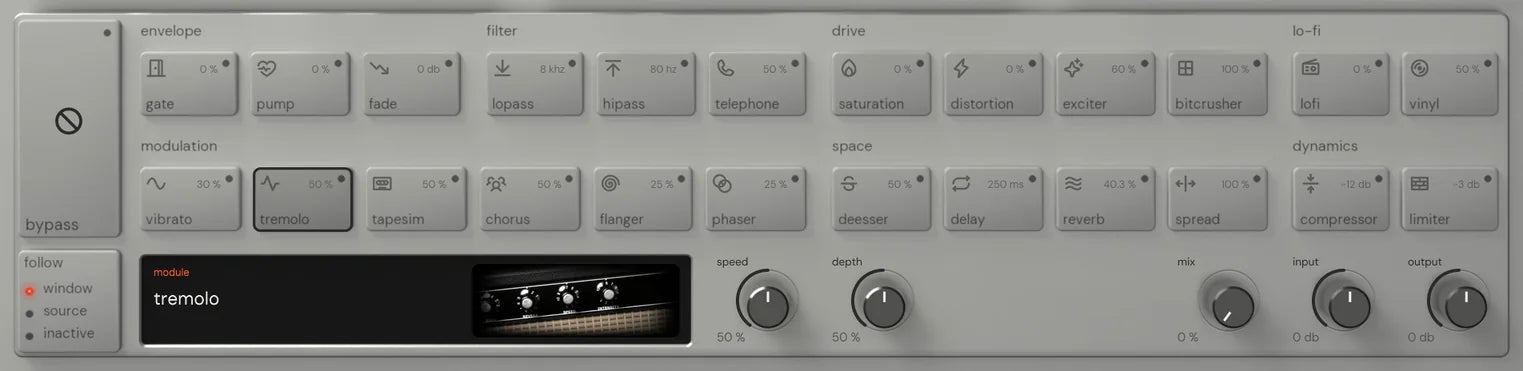 The Reverse King 3 rack on tremolo: the 24 named keys, and the module screen with its picture of a guitar amplifier’s control panel above its grille cloth beside the speed and depth knobs